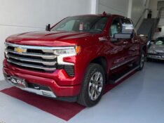 CHEVROLET SILVERADO HIGH COUNTRY 5.3 V8 AWD AUT. /2024 IDEAL VEÍCULOS LAJEADO / Carros no Vale