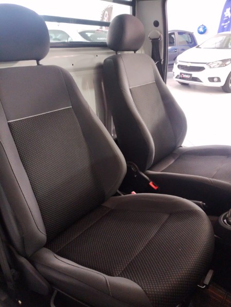 VOLKSWAGEN SAVEIRO 1.6 8V 2018/2018 TIAGO AUTOMÓVEIS VENÂNCIO AIRES / Carros no Vale