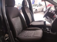 FORD FIESTA SE 1.0 8V FLEX 5P 2014/2014 TIAGO AUTOMÓVEIS VENÂNCIO AIRES / Carros no Vale