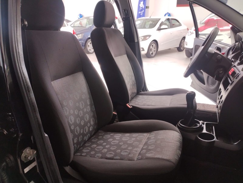 FORD FIESTA SE 1.0 8V FLEX 5P 2014/2014 TIAGO AUTOMÓVEIS VENÂNCIO AIRES / Carros no Vale