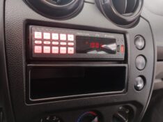 FORD FIESTA SE 1.0 8V FLEX 5P 2014/2014 TIAGO AUTOMÓVEIS VENÂNCIO AIRES / Carros no Vale