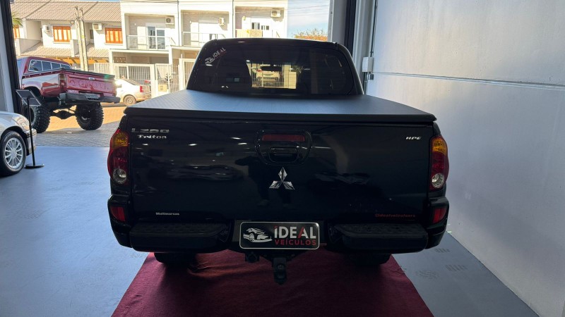 MITSUBISHI L200 TRITON 3.2 D /2010 IDEAL VEÍCULOS LAJEADO / Carros no Vale