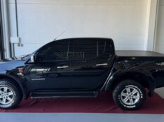 MITSUBISHI L200 TRITON 3.2 D /2010 IDEAL VEÍCULOS LAJEADO / Carros no Vale