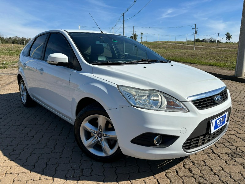 FORD FOCUS 2.0 /2013 RT 811 VEÍCULOS ARROIO DO MEIO / Carros no Vale