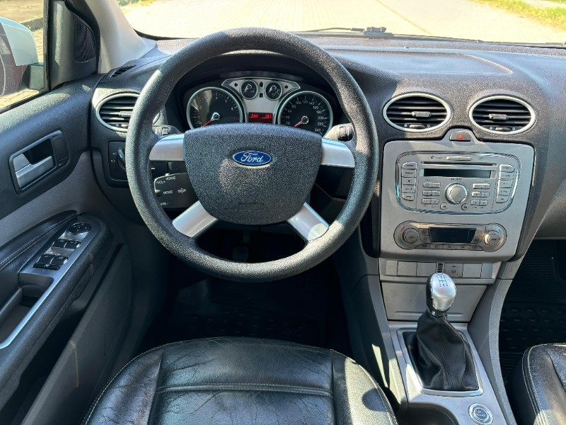 FORD FOCUS 2.0 /2013 RT 811 VEÍCULOS ARROIO DO MEIO / Carros no Vale