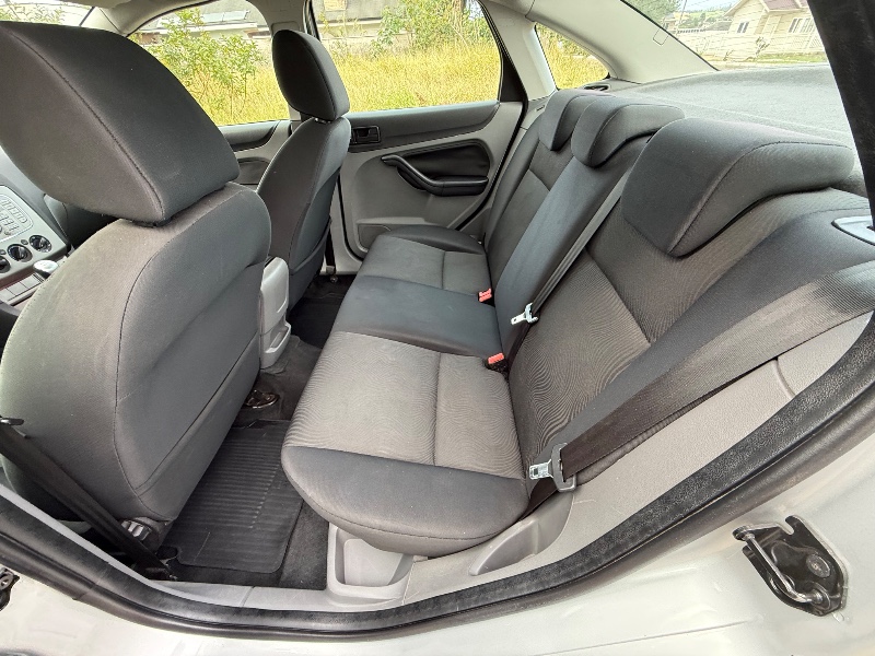 FORD FOCUS SEDAN 2.0 2013/2013 ELY AUTOMÓVEIS LAJEADO / Carros no Vale