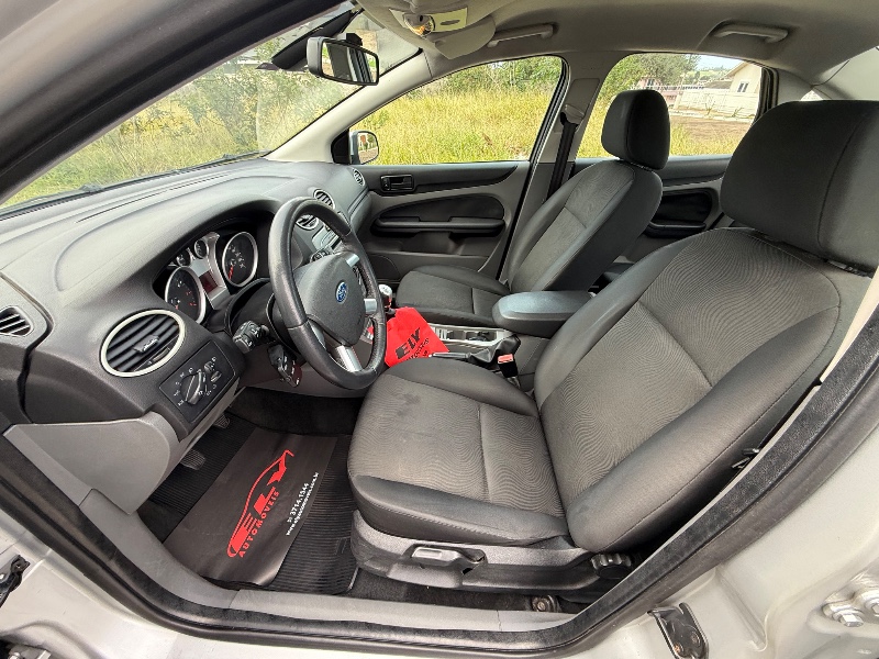 FORD FOCUS SEDAN 2.0 2013/2013 ELY AUTOMÓVEIS LAJEADO / Carros no Vale