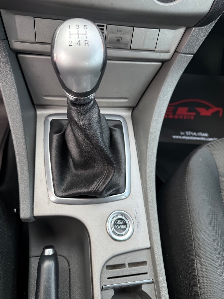 FORD FOCUS SEDAN 2.0 2013/2013 ELY AUTOMÓVEIS LAJEADO / Carros no Vale