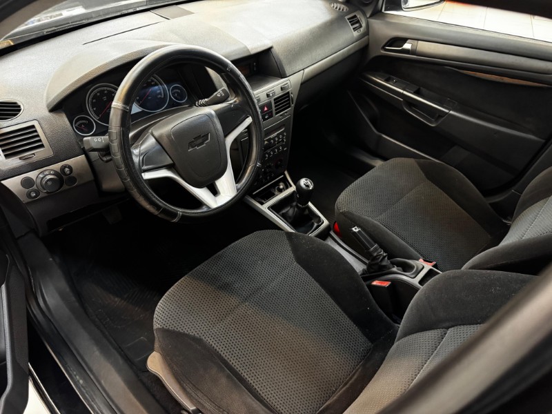 CHEVROLET VECTRA GT 2009/2009 LUCAS AUTOMÓVEIS BOM RETIRO DO SUL / Carros no Vale