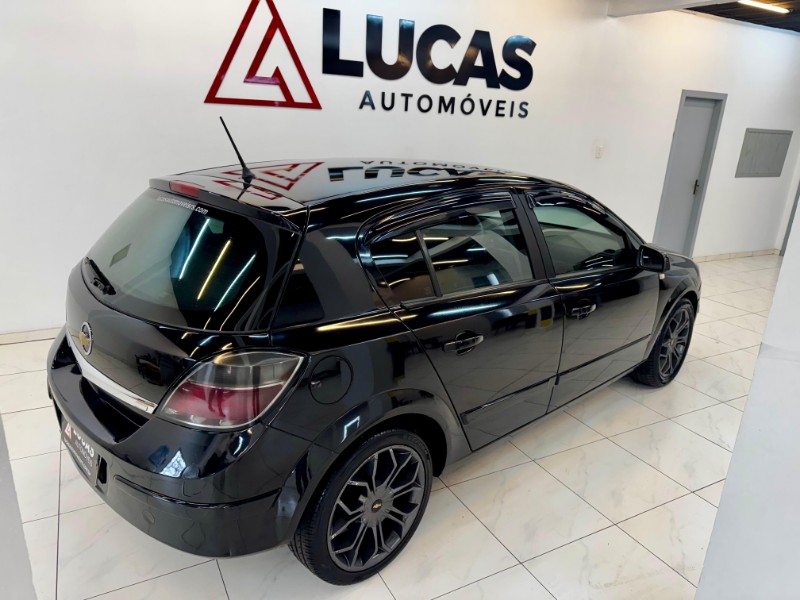 CHEVROLET VECTRA GT 2009/2009 LUCAS AUTOMÓVEIS BOM RETIRO DO SUL / Carros no Vale