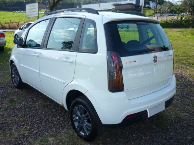 FIAT IDEA ATTRACTIVE 1.4 FIRE FLEX 8V 5P 2013/2014 PREMIUM AUTOMÓVEIS ARROIO DO MEIO / Carros no Vale
