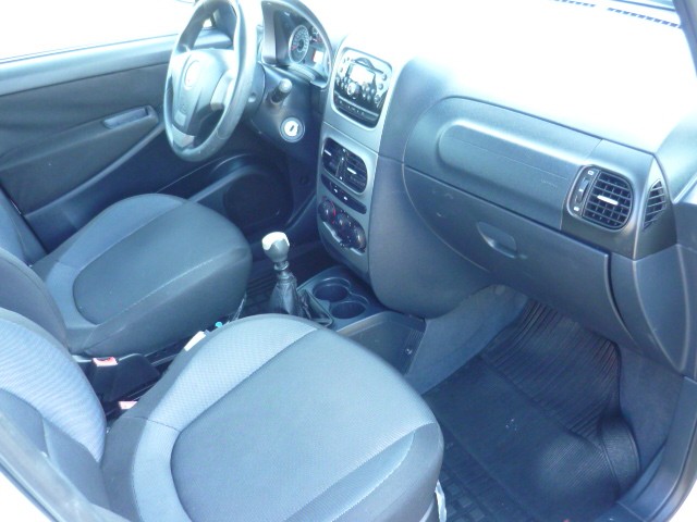 FIAT IDEA ATTRACTIVE 1.4 FIRE FLEX 8V 5P 2013/2014 PREMIUM AUTOMÓVEIS ARROIO DO MEIO / Carros no Vale