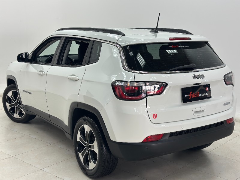 JEEP COMPASS 2.0 LONGITUDE FLEX 2017/2018 MAIS FÁCIL VEÍCULOS SANTA CRUZ DO SUL / Carros no Vale