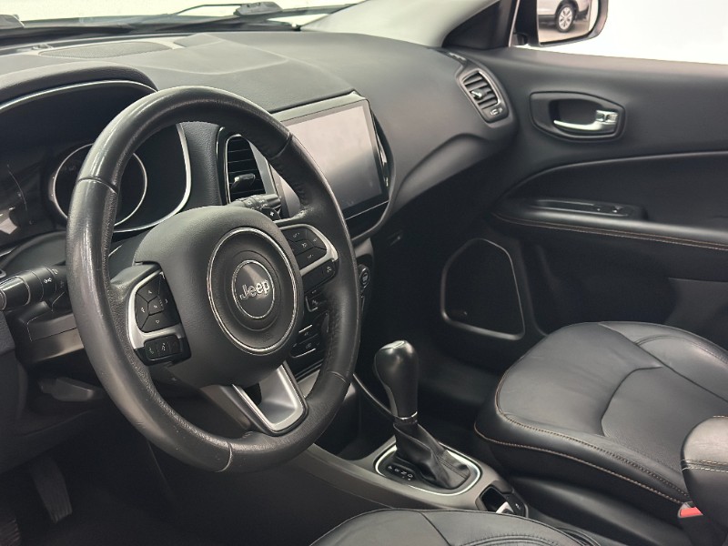 JEEP COMPASS 2.0 LONGITUDE FLEX 2017/2018 MAIS FÁCIL VEÍCULOS SANTA CRUZ DO SUL / Carros no Vale