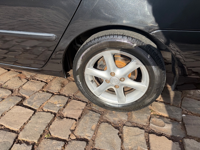 TOYOTA COROLLA 1.8 XEI 16V GASOLINA 4P AUTOMÁTICO 2004/2004 ELY AUTOMÓVEIS LAJEADO / Carros no Vale