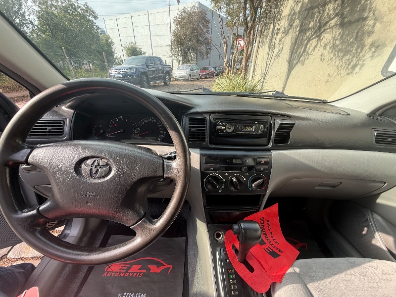 TOYOTA COROLLA 1.8 XEI 16V GASOLINA 4P AUTOMÁTICO 2004/2004 ELY AUTOMÓVEIS LAJEADO / Carros no Vale