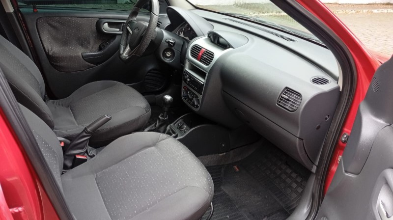 CHEVROLET CORSA SEDAN PREMIUM 1.4 2007/2008 ALTERNATIVA VEÍCULOS LAJEADO / Carros no Vale