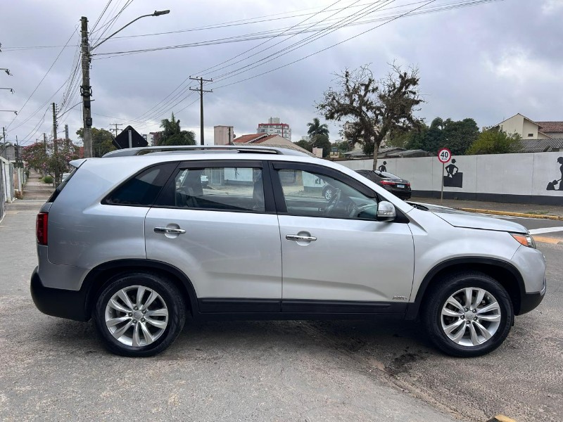 KIA SORENTO 3.5 V6 24V 4X4 7 LUGARES 2013/2012 LS MULTIMARCAS VENÂNCIO AIRES / Carros no Vale