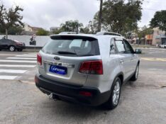 KIA SORENTO 3.5 V6 24V 4X4 7 LUGARES 2013/2012 LS MULTIMARCAS VENÂNCIO AIRES / Carros no Vale