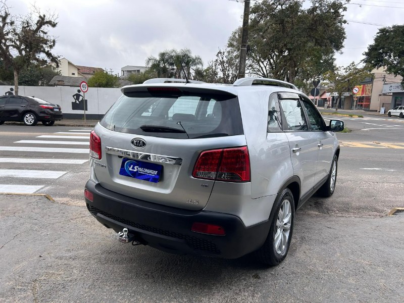 KIA SORENTO 3.5 V6 24V 4X4 7 LUGARES 2013/2012 LS MULTIMARCAS VENÂNCIO AIRES / Carros no Vale
