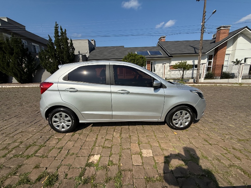 FORD KA 1.0 SE 2017/2017 ELY AUTOMÓVEIS LAJEADO / Carros no Vale