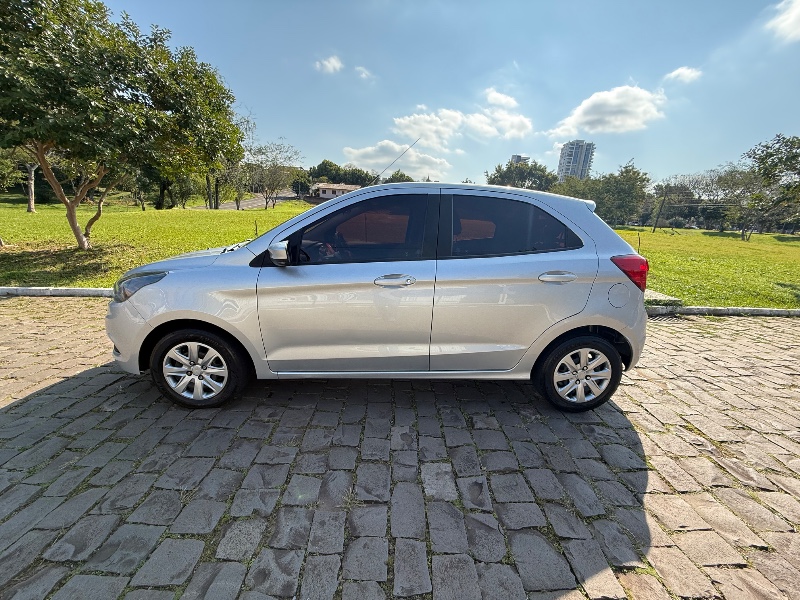 FORD KA 1.0 SE 2017/2017 ELY AUTOMÓVEIS LAJEADO / Carros no Vale