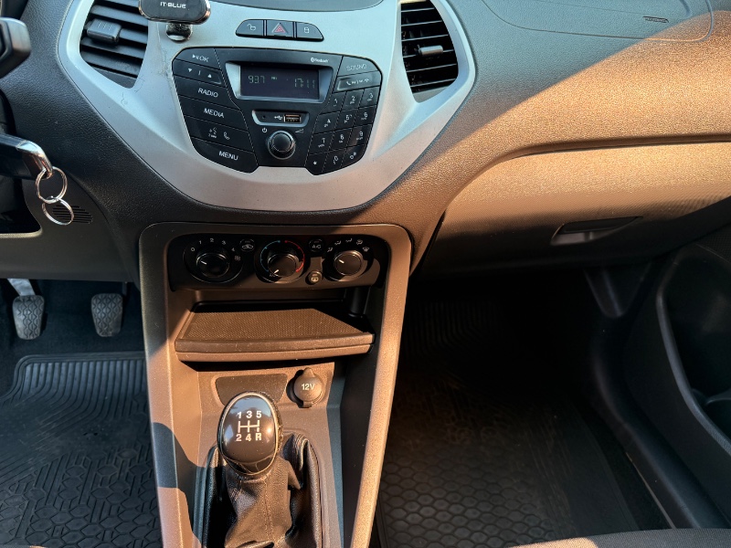 FORD KA 1.0 SE 2017/2017 ELY AUTOMÓVEIS LAJEADO / Carros no Vale