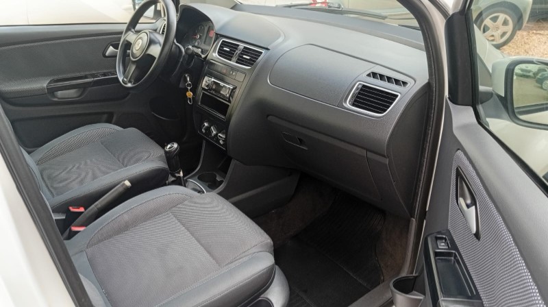 VOLKSWAGEN FOX GII 1.0 2012/2012 ALTERNATIVA VEÍCULOS LAJEADO / Carros no Vale