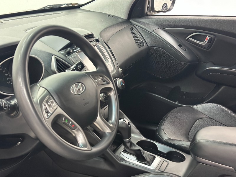 HYUNDAI IX35 2.0 16V FLEX 4P AUTOMATICO 2016/2017 MAIS FÁCIL VEÍCULOS SANTA CRUZ DO SUL / Carros no Vale