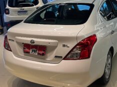 NISSAN VERSA 1.6 16V FLEX SL 4P MANUAL 2014/2014 JM AUTOMÓVEIS VENÂNCIO AIRES / Carros no Vale
