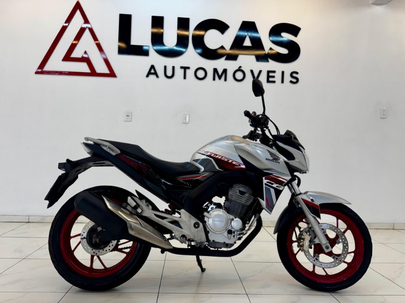 HONDA MOTOS CB 250F TWISTER 2021/2021 LUCAS AUTOMÓVEIS BOM RETIRO DO SUL / Carros no Vale