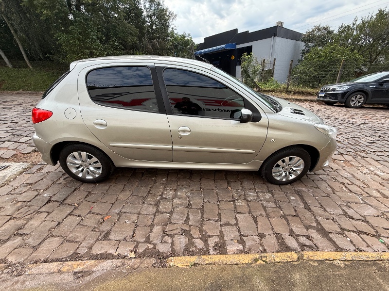 PEUGEOT 207 1.4 XR 8V 2011/2011 ELY AUTOMÓVEIS LAJEADO / Carros no Vale