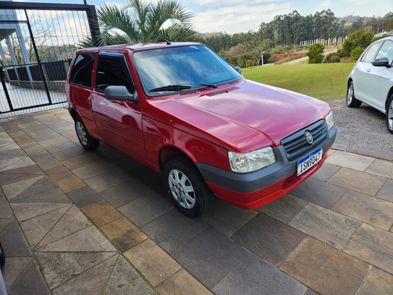 FIAT UNO MILLE ECONOMY 1.0 2011/2012 TS VEÍCULOS ANTA GORDA / Carros no Vale