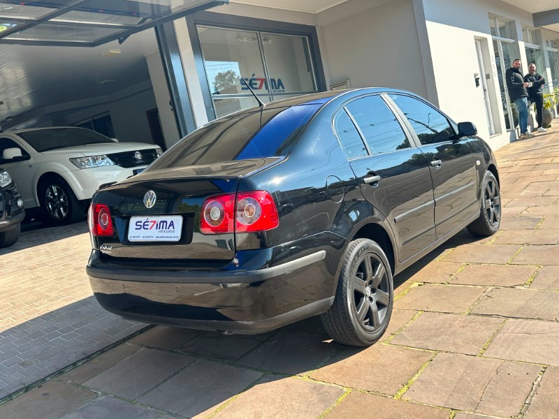 VOLKSWAGEN POLO SEDAN 1.6 8V 2007/2007 SÉTIMA VEÍCULOS GUAPORÉ / Carros no Vale