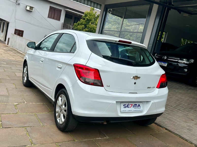 CHEVROLET ONIX LTZ 1.4 2015/2015 SÉTIMA VEÍCULOS GUAPORÉ / Carros no Vale