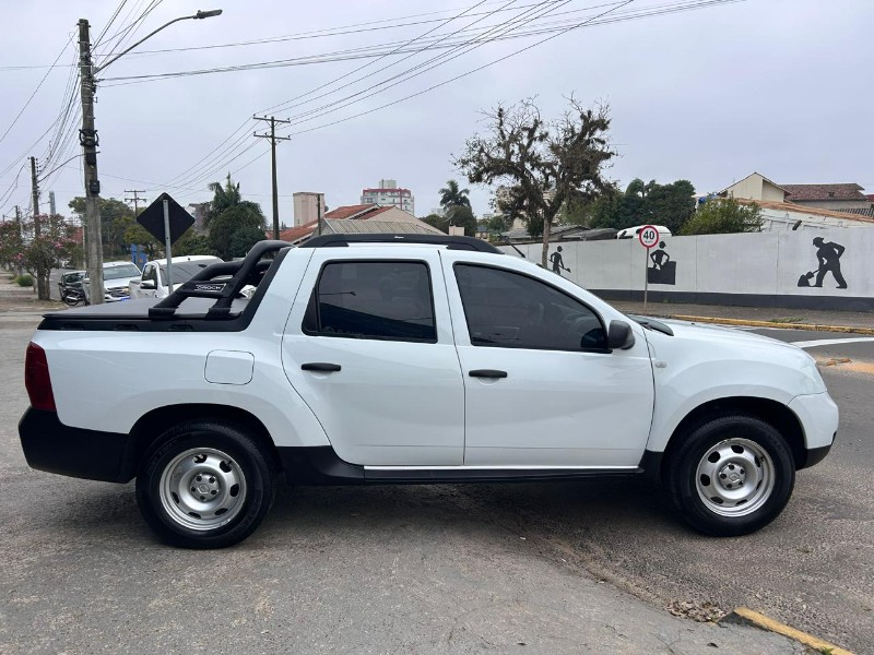 RENAULT DUSTER OROCH EXPRESS 1.6 FLEX 16V MEC. 2020/2020 LS MULTIMARCAS VENÂNCIO AIRES / Carros no Vale