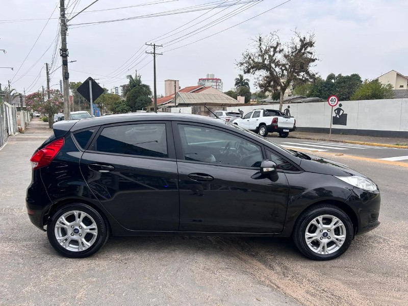FORD FIESTA 1.6 16V FLEX AUT. 5P 2014/2014 LS MULTIMARCAS VENÂNCIO AIRES / Carros no Vale