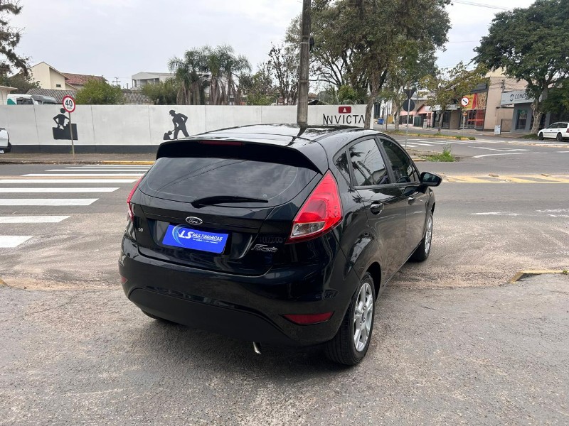 FORD FIESTA 1.6 16V FLEX AUT. 5P 2014/2014 LS MULTIMARCAS VENÂNCIO AIRES / Carros no Vale