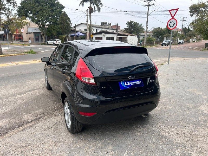 FORD FIESTA 1.6 16V FLEX AUT. 5P 2014/2014 LS MULTIMARCAS VENÂNCIO AIRES / Carros no Vale