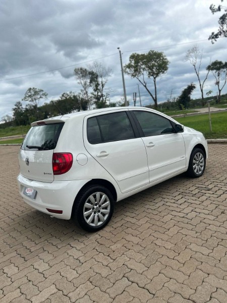 VOLKSWAGEN FOX 1.6 MI I-MOTION 8V 2014/2014 NEURI VEÍCULOS LAJEADO / Carros no Vale