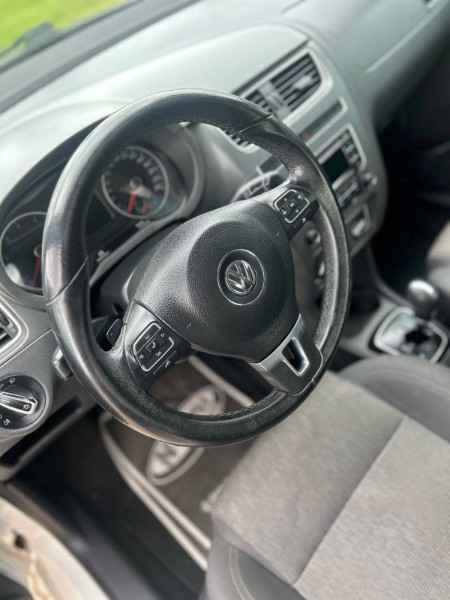 VOLKSWAGEN FOX 1.6 MI I-MOTION 8V 2014/2014 NEURI VEÍCULOS LAJEADO / Carros no Vale
