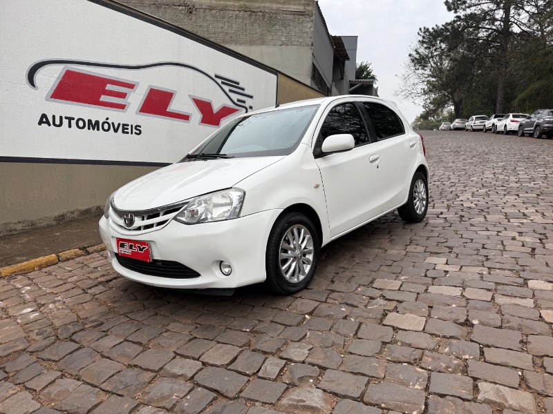 TOYOTA ETIOS 1.5 XLS 2013/2013 ELY AUTOMÓVEIS LAJEADO / Carros no Vale