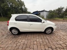 TOYOTA ETIOS 1.5 XLS 2013/2013 ELY AUTOMÓVEIS LAJEADO / Carros no Vale