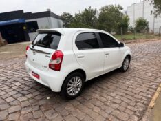 TOYOTA ETIOS 1.5 XLS 2013/2013 ELY AUTOMÓVEIS LAJEADO / Carros no Vale