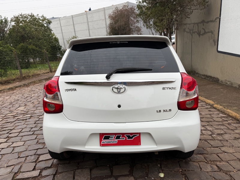 TOYOTA ETIOS 1.5 XLS 2013/2013 ELY AUTOMÓVEIS LAJEADO / Carros no Vale