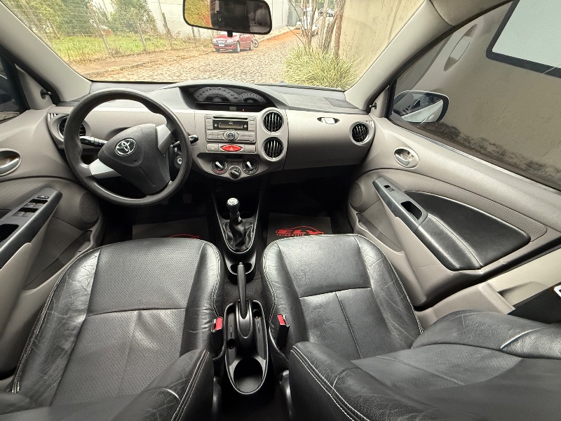 TOYOTA ETIOS 1.5 XLS 2013/2013 ELY AUTOMÓVEIS LAJEADO / Carros no Vale