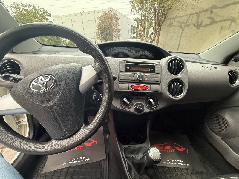 TOYOTA ETIOS 1.5 XLS 2013/2013 ELY AUTOMÓVEIS LAJEADO / Carros no Vale