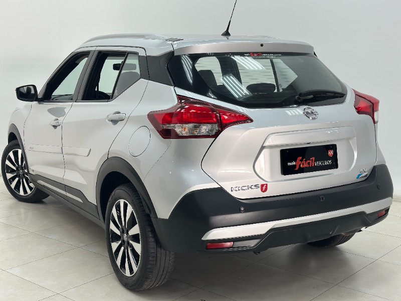 NISSAN KICKS 1.6 16V FLEX SV 4P XTRONIC 2018/2018 MAIS FÁCIL VEÍCULOS SANTA CRUZ DO SUL / Carros no Vale