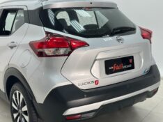 NISSAN KICKS 1.6 16V FLEX SV 4P XTRONIC 2018/2018 MAIS FÁCIL VEÍCULOS SANTA CRUZ DO SUL / Carros no Vale