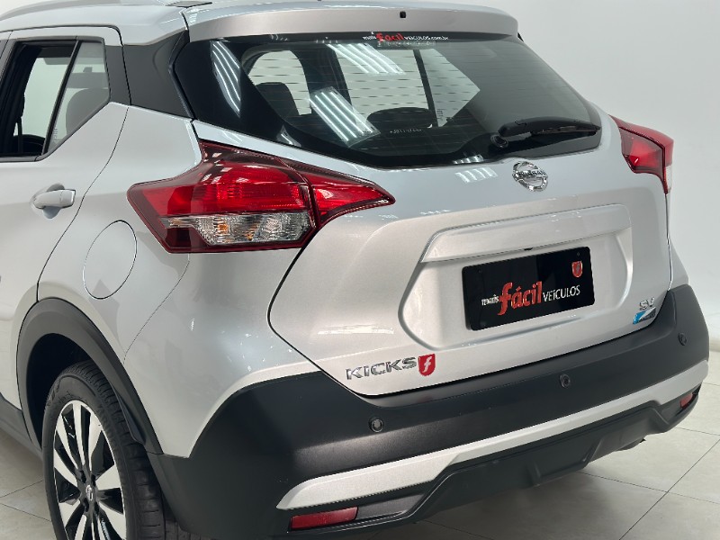 NISSAN KICKS 1.6 16V FLEX SV 4P XTRONIC 2018/2018 MAIS FÁCIL VEÍCULOS SANTA CRUZ DO SUL / Carros no Vale